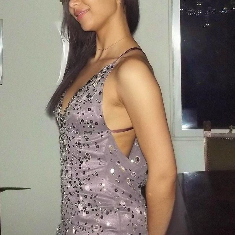 Mandalay Designs Lilac Sequin V-Neck Dress size 6